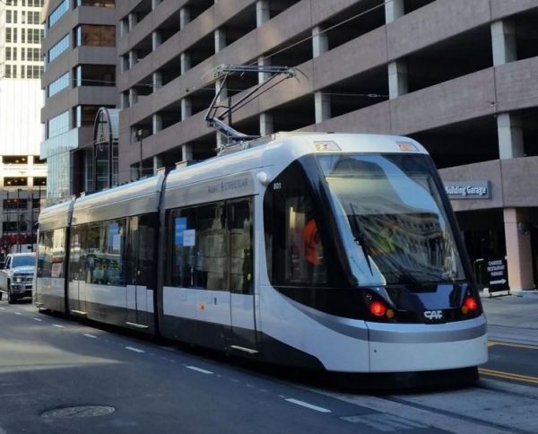 Streetcar under testing in downtown Kansas City. Streetcar systems can readily be upgraded into full-performance light rail transit. Photo: Michael Leatherman.
